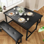 Mesa y sillas de comedor de estilo industrial