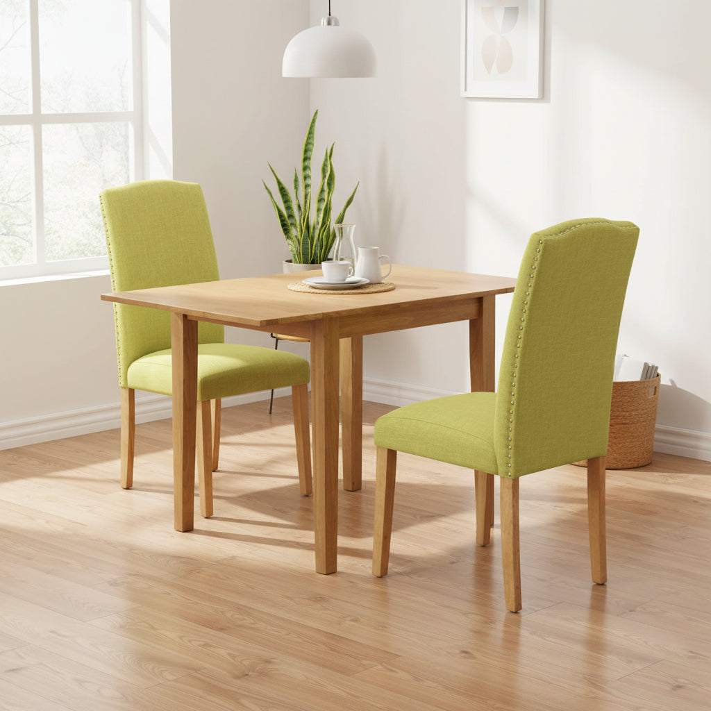 Mesa de comedor rectangular con sillas de tela de lino Limelight, roble